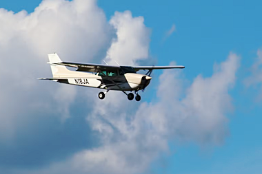 Learn to Fly at Sunbreak Aviation!