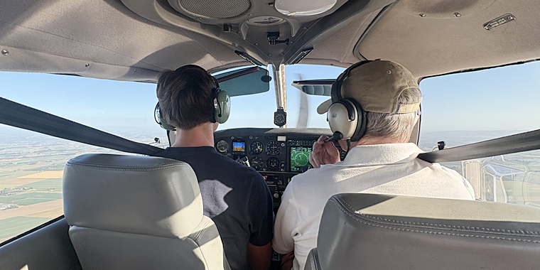 You Can Learn To Fly! <a class=sliderLink style='color: #fff;text-decoration:underline;' href='/flighttraining.shtml'>Let's Go</a>
